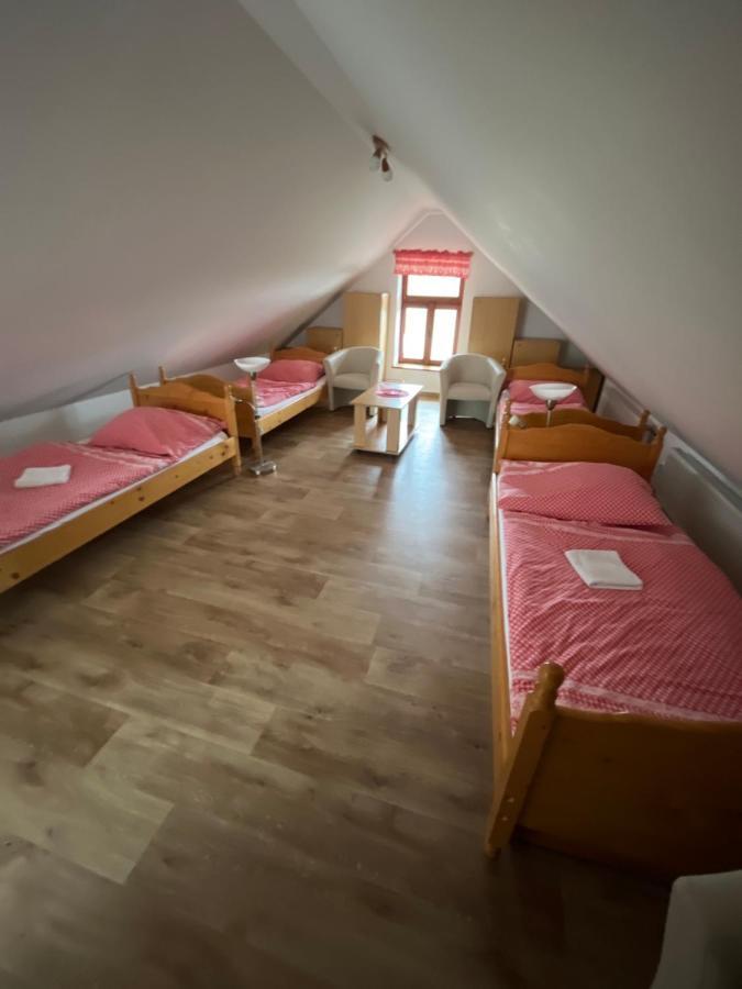 Sokoli Hnizdo Hotel Hlaska Buitenkant foto