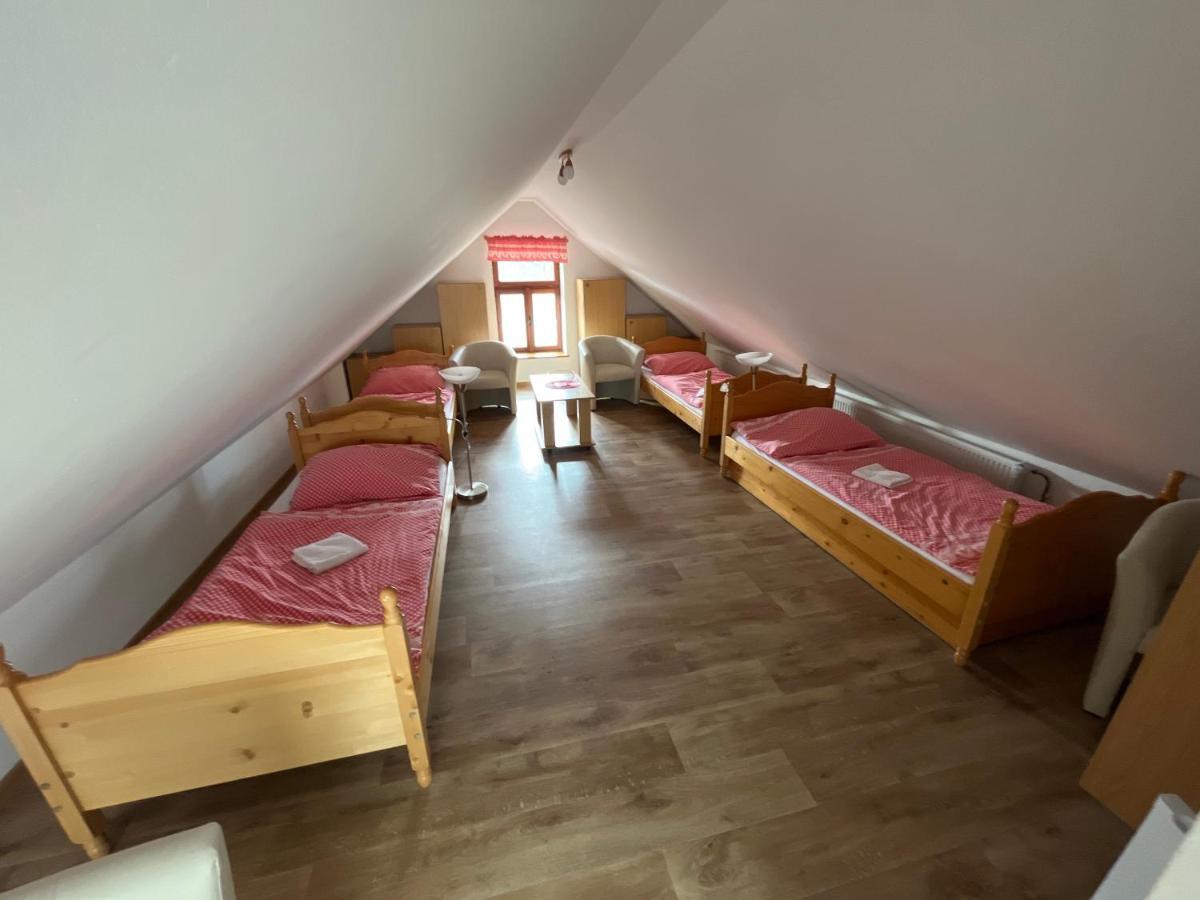 Sokoli Hnizdo Hotel Hlaska Buitenkant foto